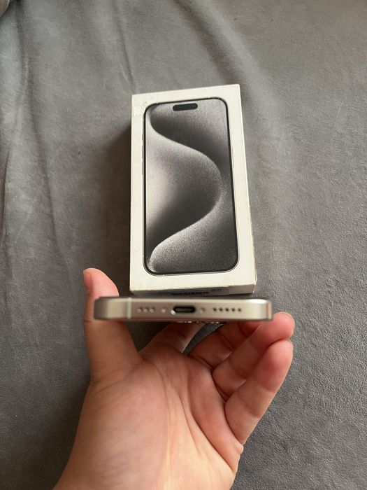 Iphone 15 pro white titan