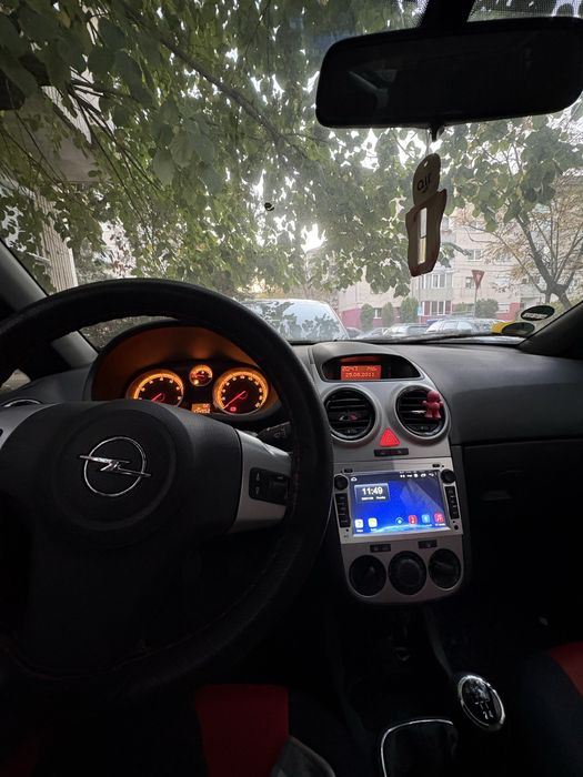 Vând Opel Corsa 1.2 – 2011