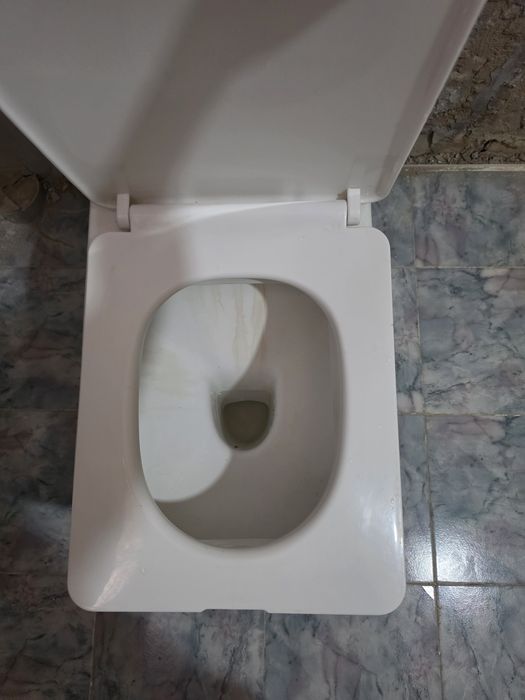 Унитаз в хорошем состояний