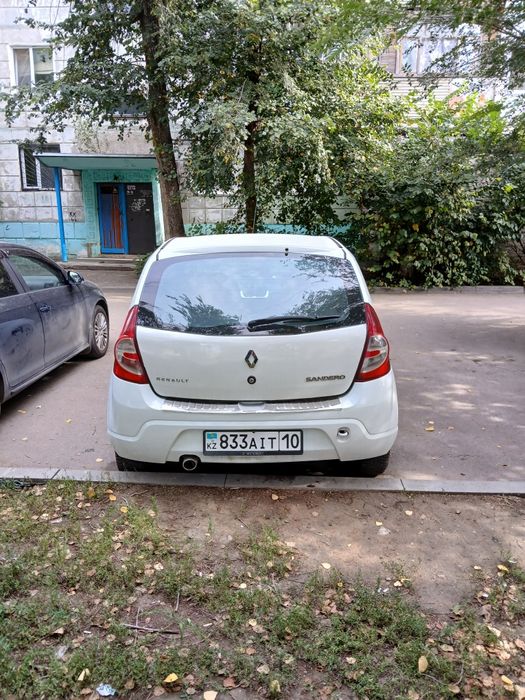 Рено Сандеро продам