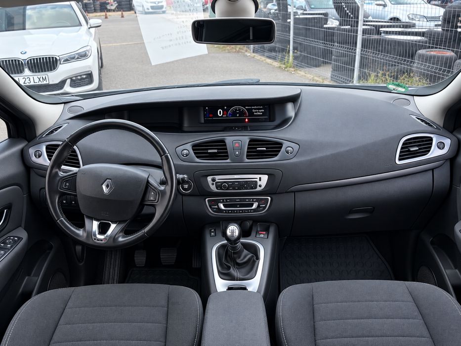 Renault Grand Scenic 7 locuri 2015