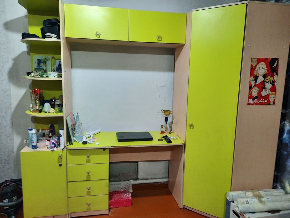 Продам очень красивый гарнитур