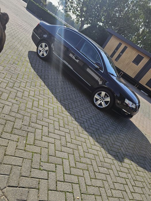 Vând Passat B6 1.9 TDI