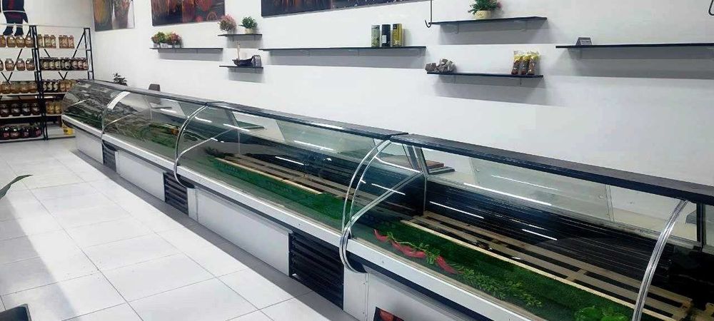 Витрина холодильниклар сотилади