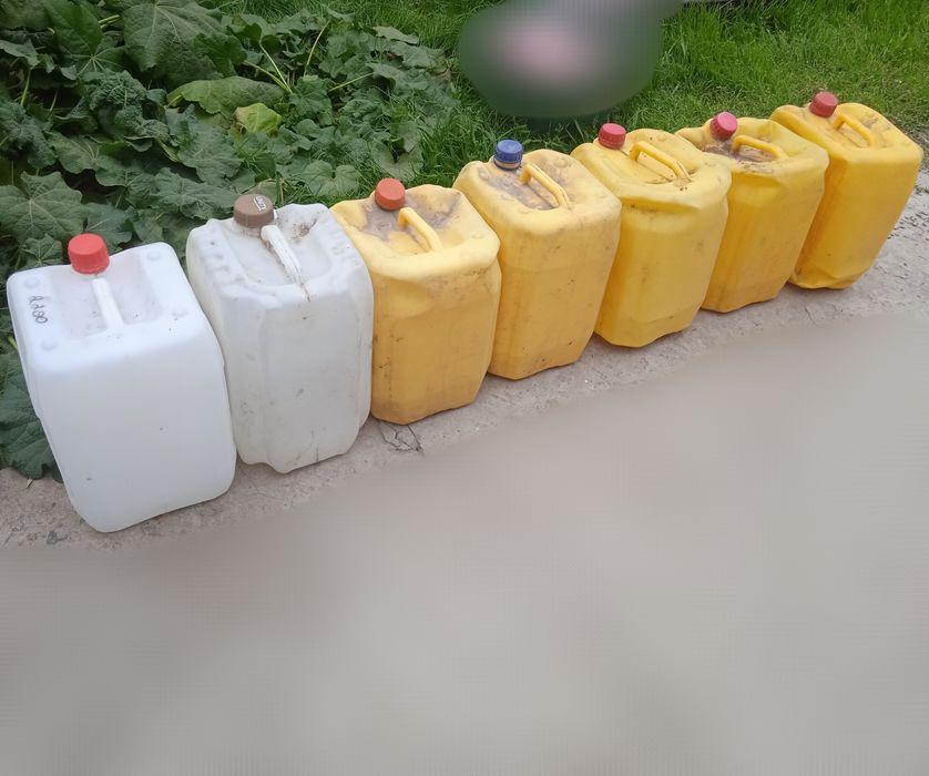 Канистры пластиковые б/у