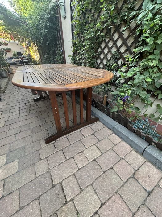 Set masa extensibila pt 12 persoane cu 4 scaune din teak