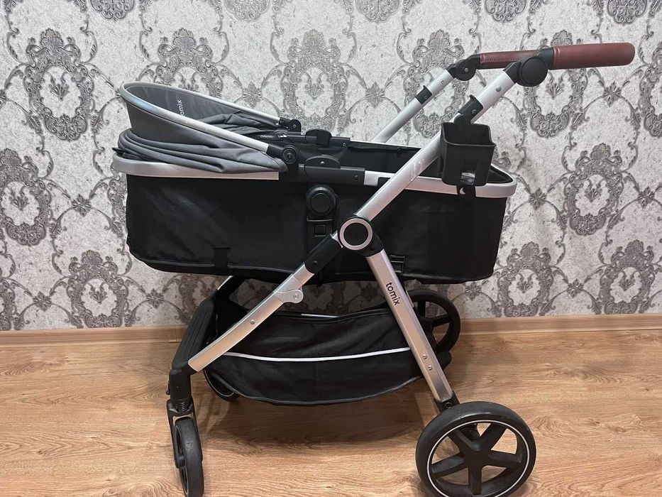 Продам коляску 3в1  фирма Tomix
