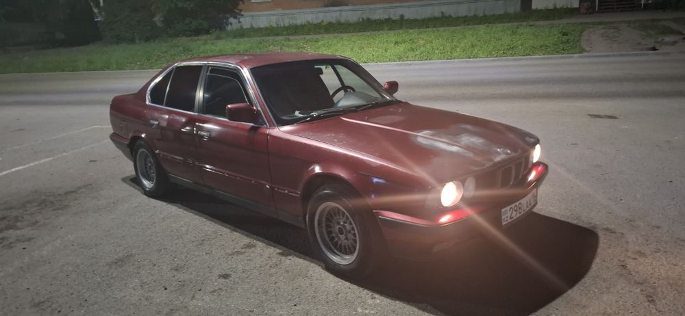 Продам  машину bmw e34