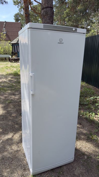 Продам морозильную камеру