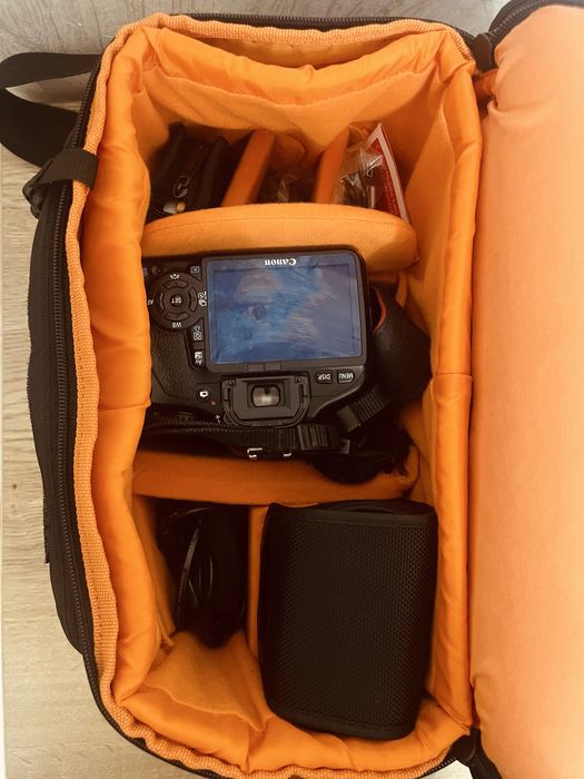 Canon EOS 550D (полный комплект)