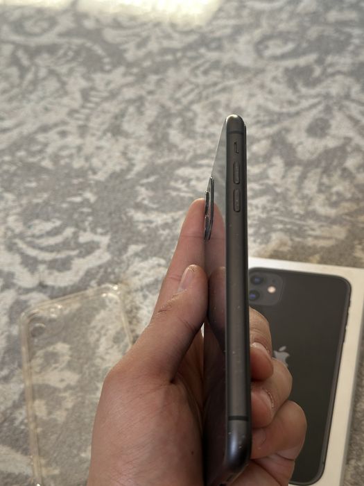 Продам Айфон iPhone 11 в отличном состоянии