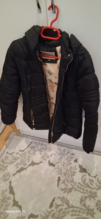 Geaca neagra de dama