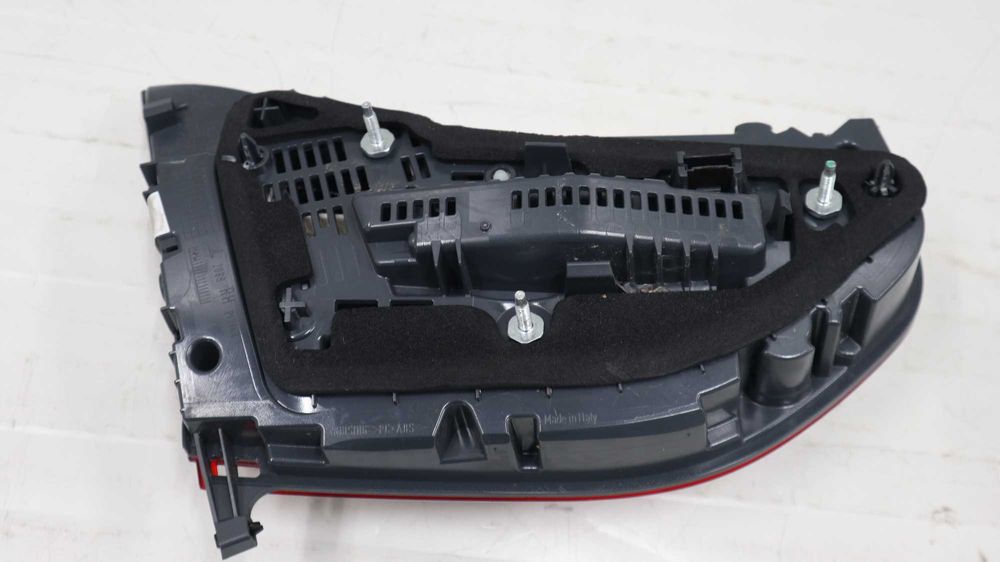 Десен вътрешен стоп БМВ Г11 Г12 Десен стоп заден капак БМВ Г11 Г12