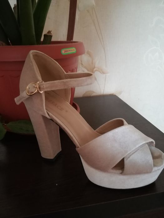 Продам туфли, босоножки