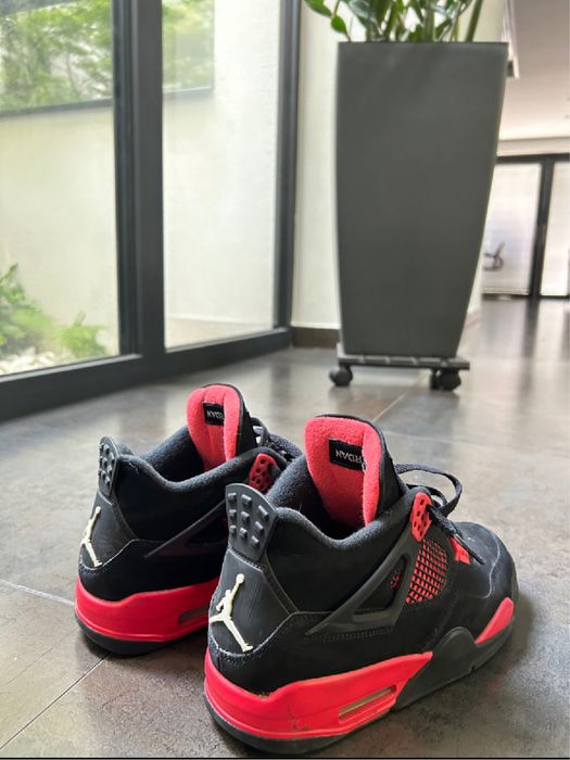Jordan 4 Red Thunder