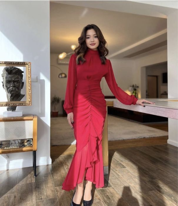 Вечернее красное новое платье