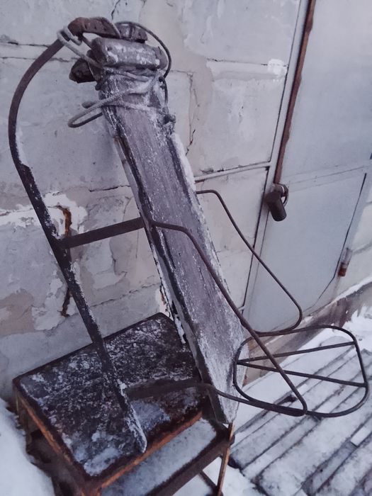 Санки металлические.