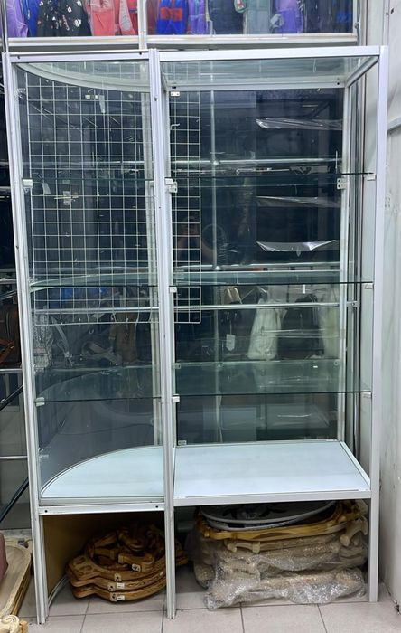 Продается полка и стеклянный шкаф!