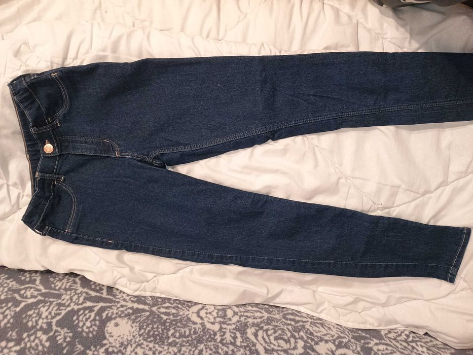 Красиви дънки за момиче