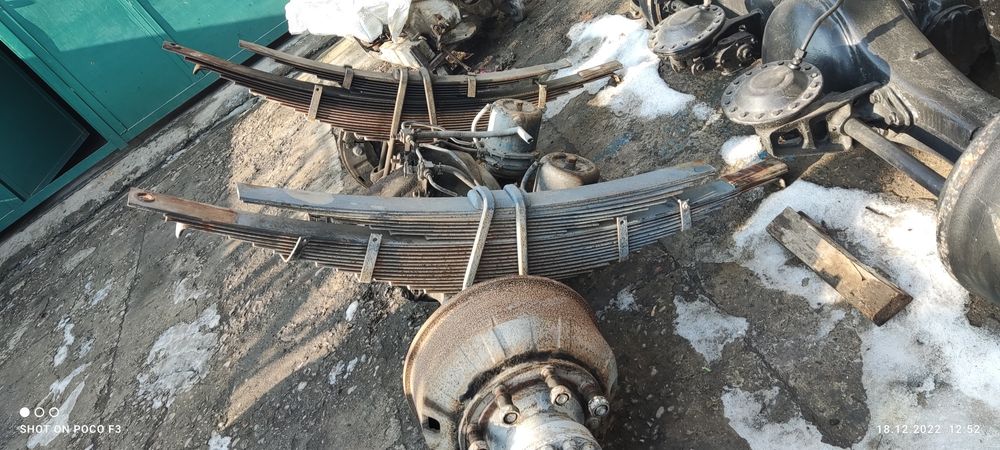 Продаётся запчасти на зил.