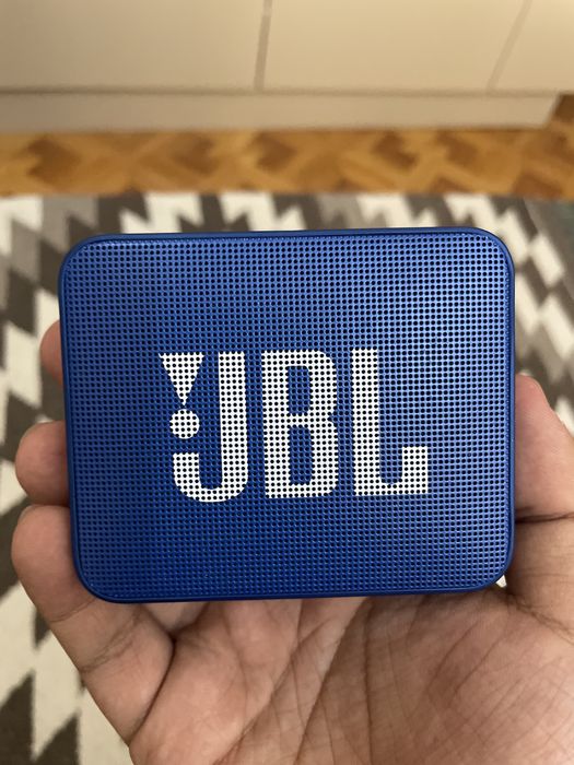 Продается колонка JBL GO2