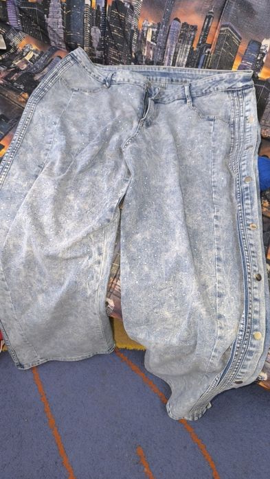 Джинсы со стразами  4 хл