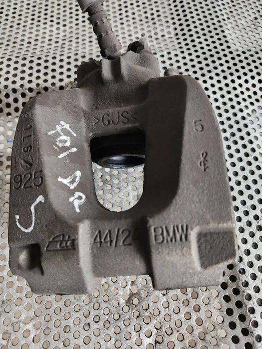Etrieri Etrier Spate Bmw Seria 7 F01 F02 F03 F04 Etrier Spate Bmw F01 F02 Dezmembrez Bmw F01 F02 Se