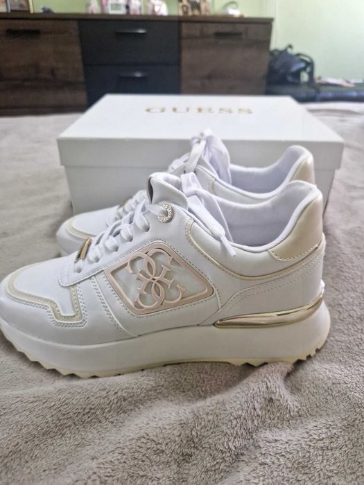 Guess бели маратонки