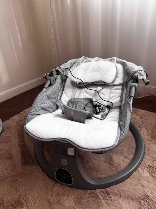 Продам детскую качелю новая