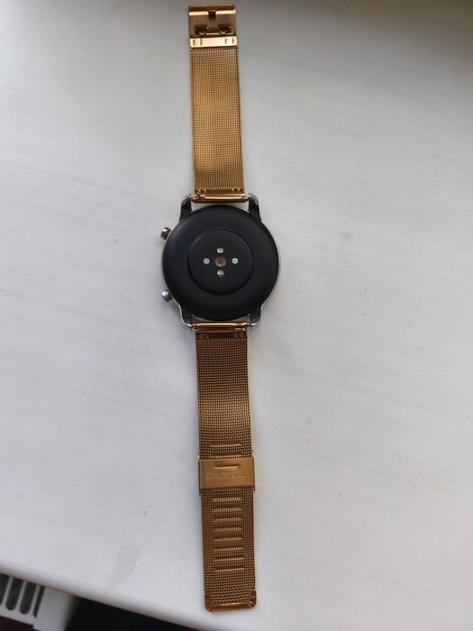Amazfit gtr 2e .