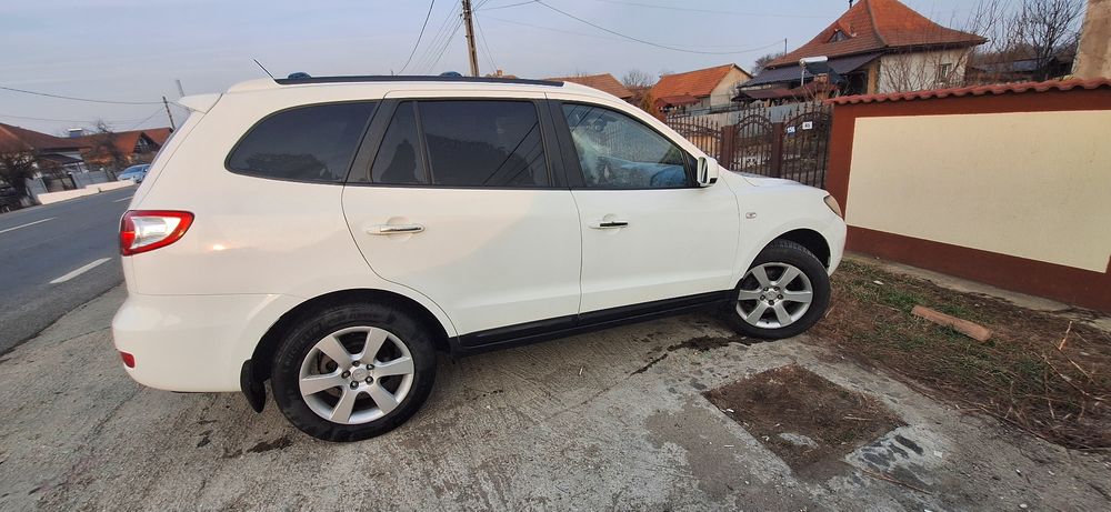 Vând Hyundai Santa Fe 4x4 2700 de euro oferta de Craciun