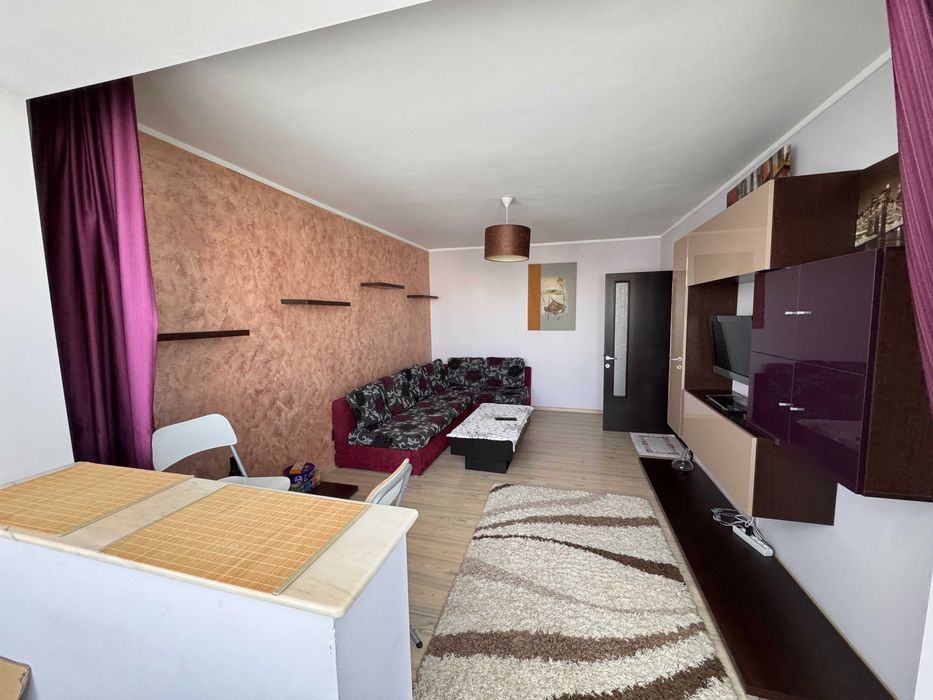 inchiriez apartament doua camere decomandat