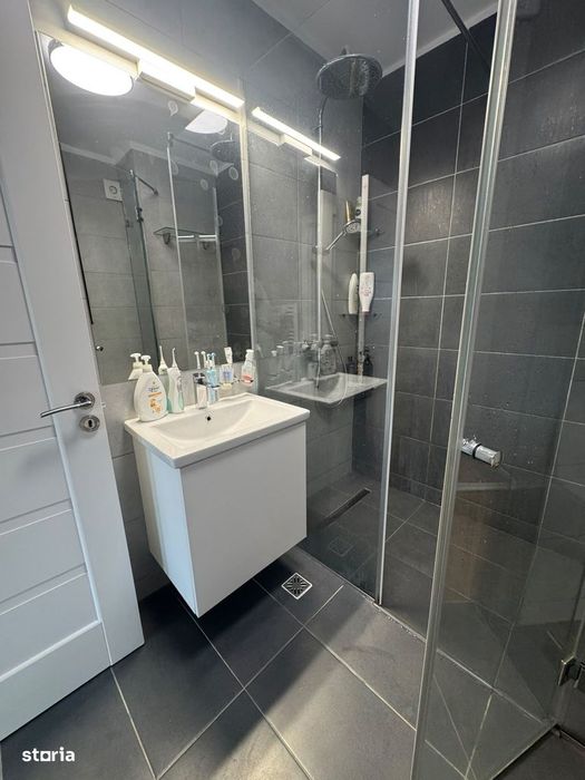 Apartament cu 3 camere, 70 mp, 2 balcoane, zona Teilor