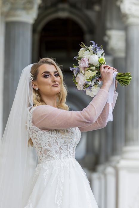 Rochie de mireasa superba