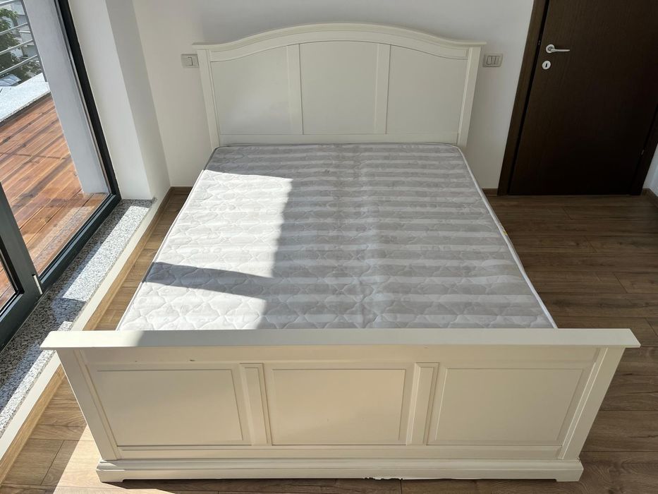 IKEA Pat Dublu de Centru, cu Saltea 160X200 cm