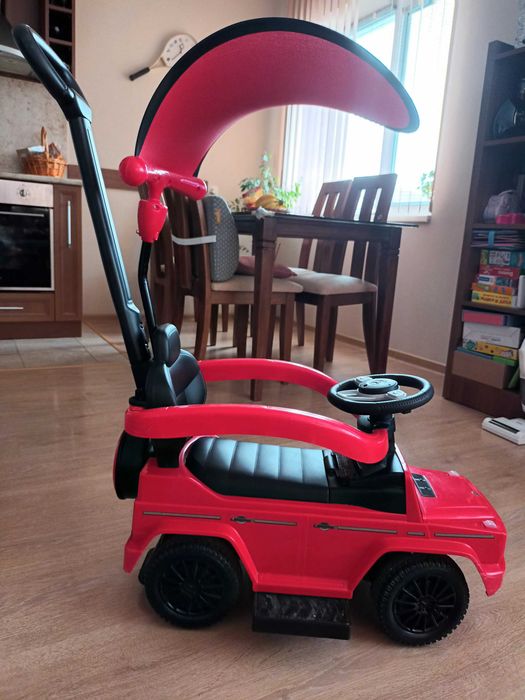 Червен Мерцедес G350 с дръжка и сенник