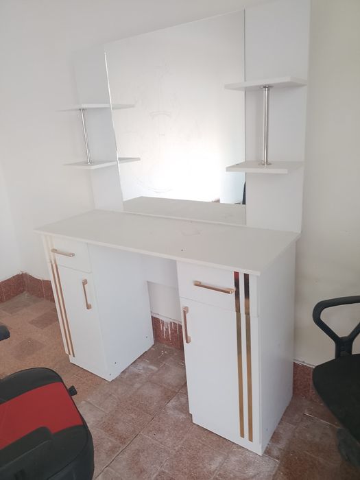 Salon Mebeli sotiladi