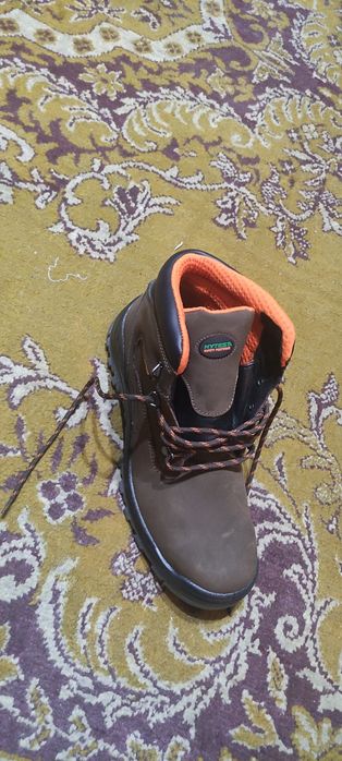 Продам ботинки привезли из Сша