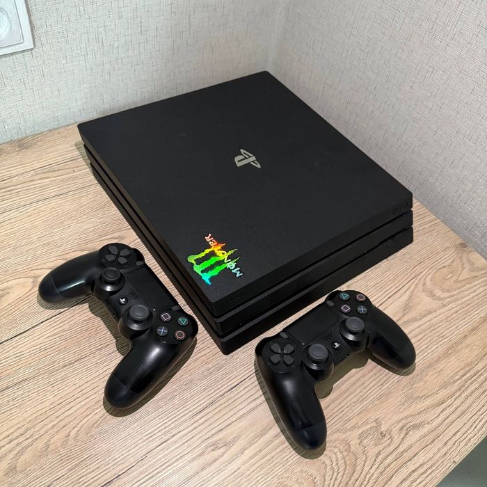 Ps4 pro и 2 контроллера