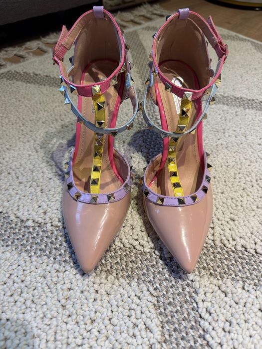 Дамски обувки на ток