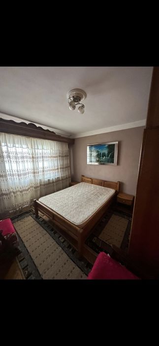 De inchiriat apartament cu 3 camere