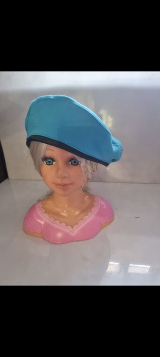 Голубой берет десантников.