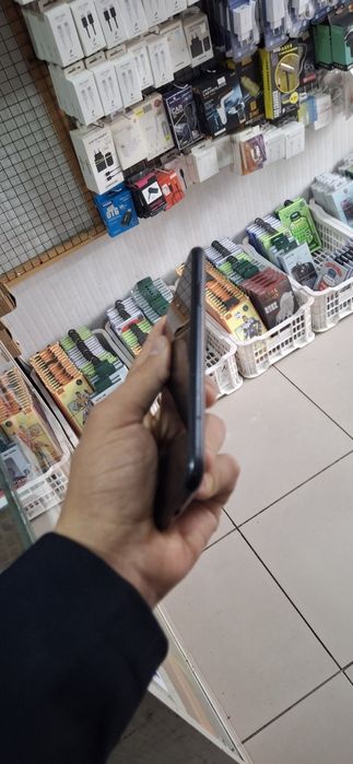 IPhone xr imekadan utmagan telfon 64 yomkist76