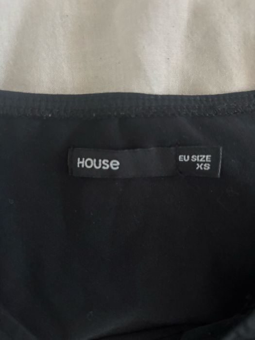 черен кроп топ от house