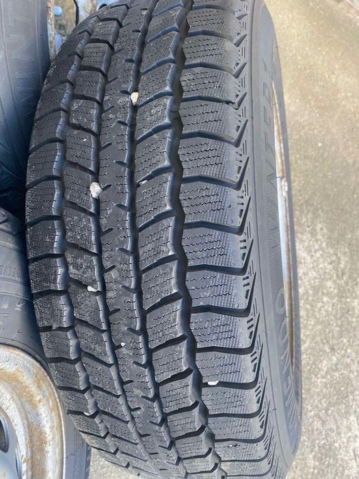 Зимни Гуми 215/65/R16