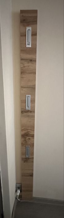 Cuier perete cu agatatori ascunse