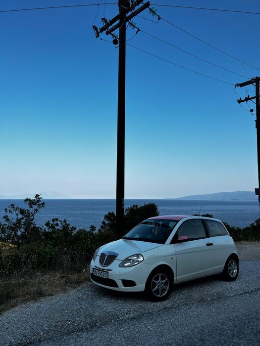 Vând Lancia Ypsilon