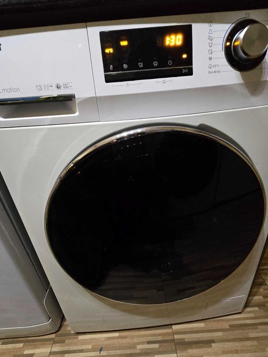 Продавам пералня Haier в гаранция