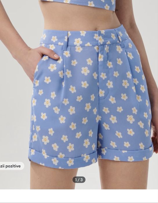 Pantaloni scurti lejeri model floral