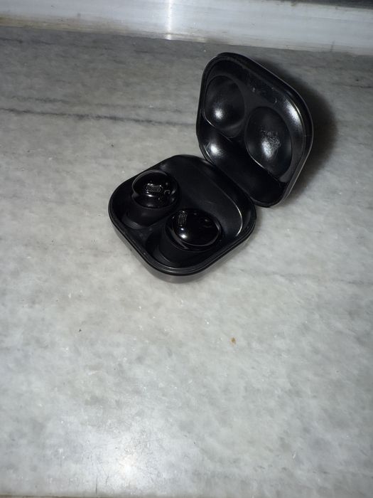 Galaxy buds pro ideal holatta